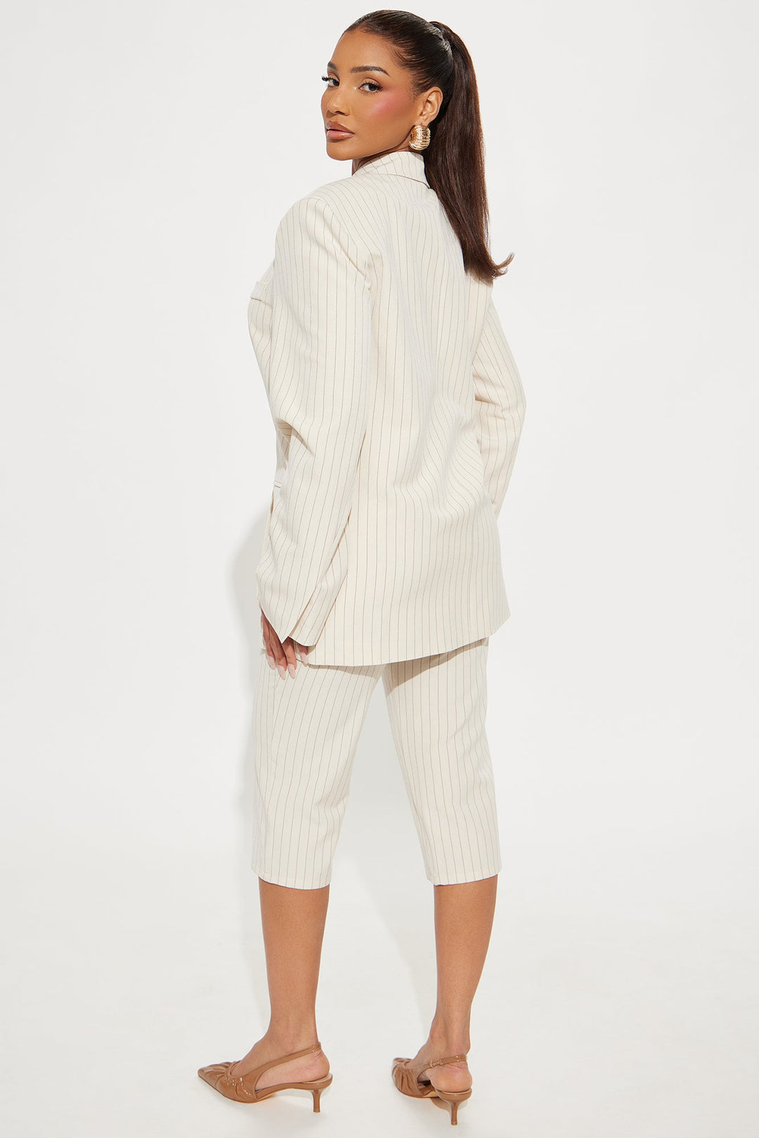 https://cdn.shopify.com/s/files/1/0293/9277/files/01-23-25_S6_28_KSHM410072_Cream_AE_JR_13-43-15_11288_PXF.jpg?v=1737758649