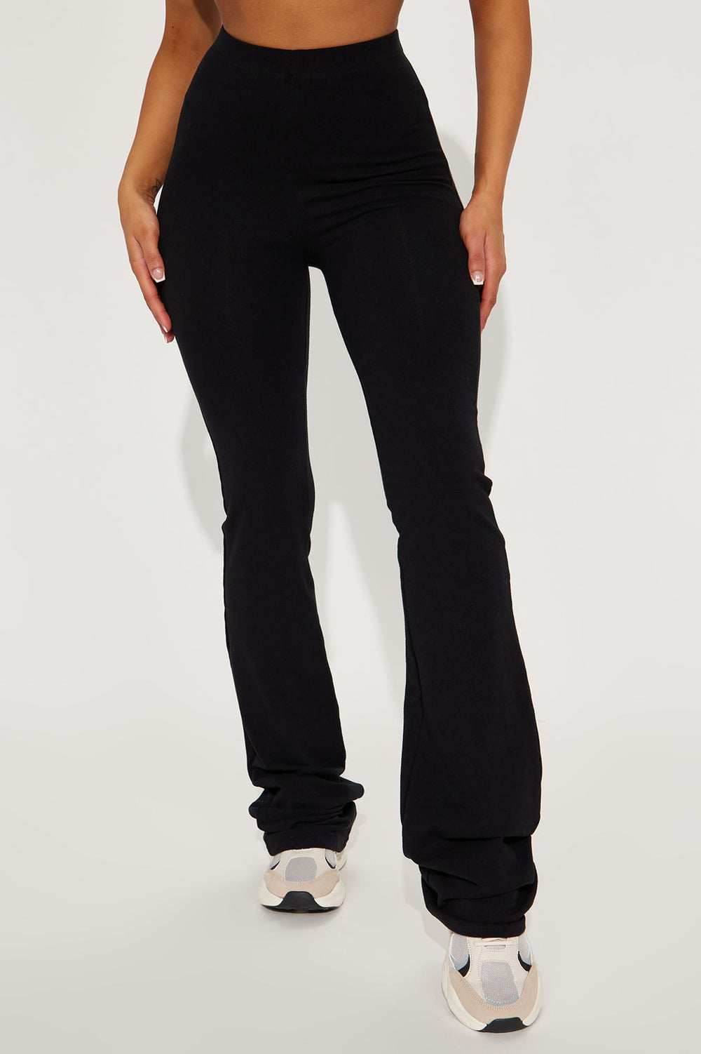 https://cdn.shopify.com/s/files/1/0293/9277/files/04-20-23Studio5_RA_PC_11-12-52_15_73625TA_Black_18037_EH.jpg?v=1682358143