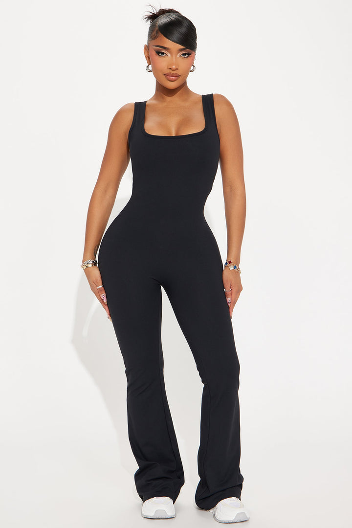 https://cdn.shopify.com/s/files/1/0293/9277/files/05-07-24_S1_47_ZDNVSP1123_Black_HY_SS_15-11-46_70798_PXF.jpg?v=1737756595