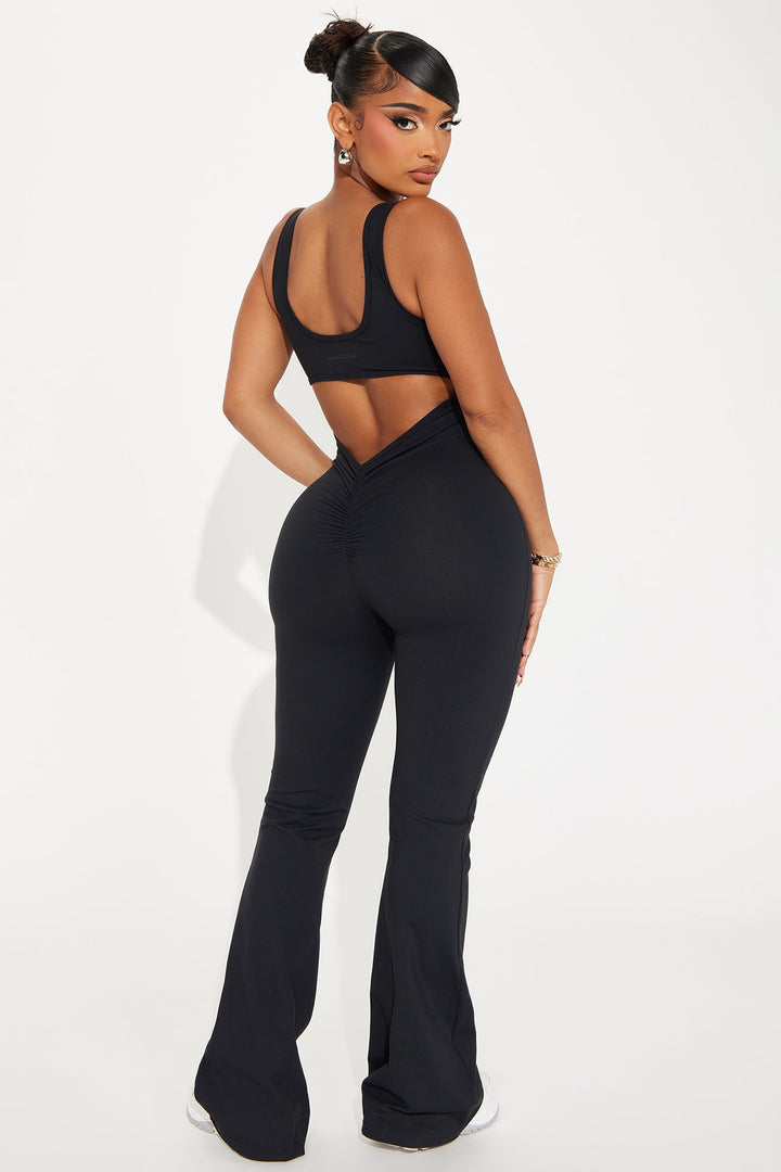 https://cdn.shopify.com/s/files/1/0293/9277/files/05-07-24_S1_47_ZDNVSP1123_Black_HY_SS_15-12-19_70806_PXF.jpg?v=1737756595