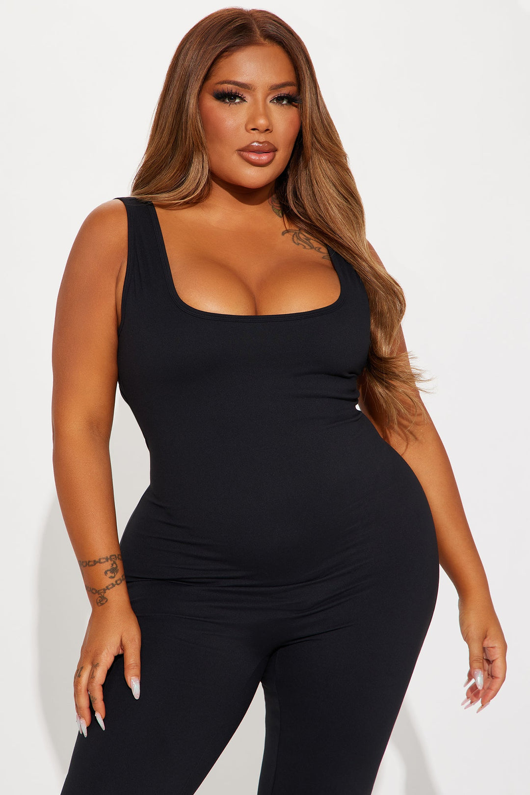 https://cdn.shopify.com/s/files/1/0293/9277/files/05-10-24_S4_40_ZDNVSP1123_Black_P_RM_AC_14-22-34_PLUS_4989_PXF.jpg?v=1737756595