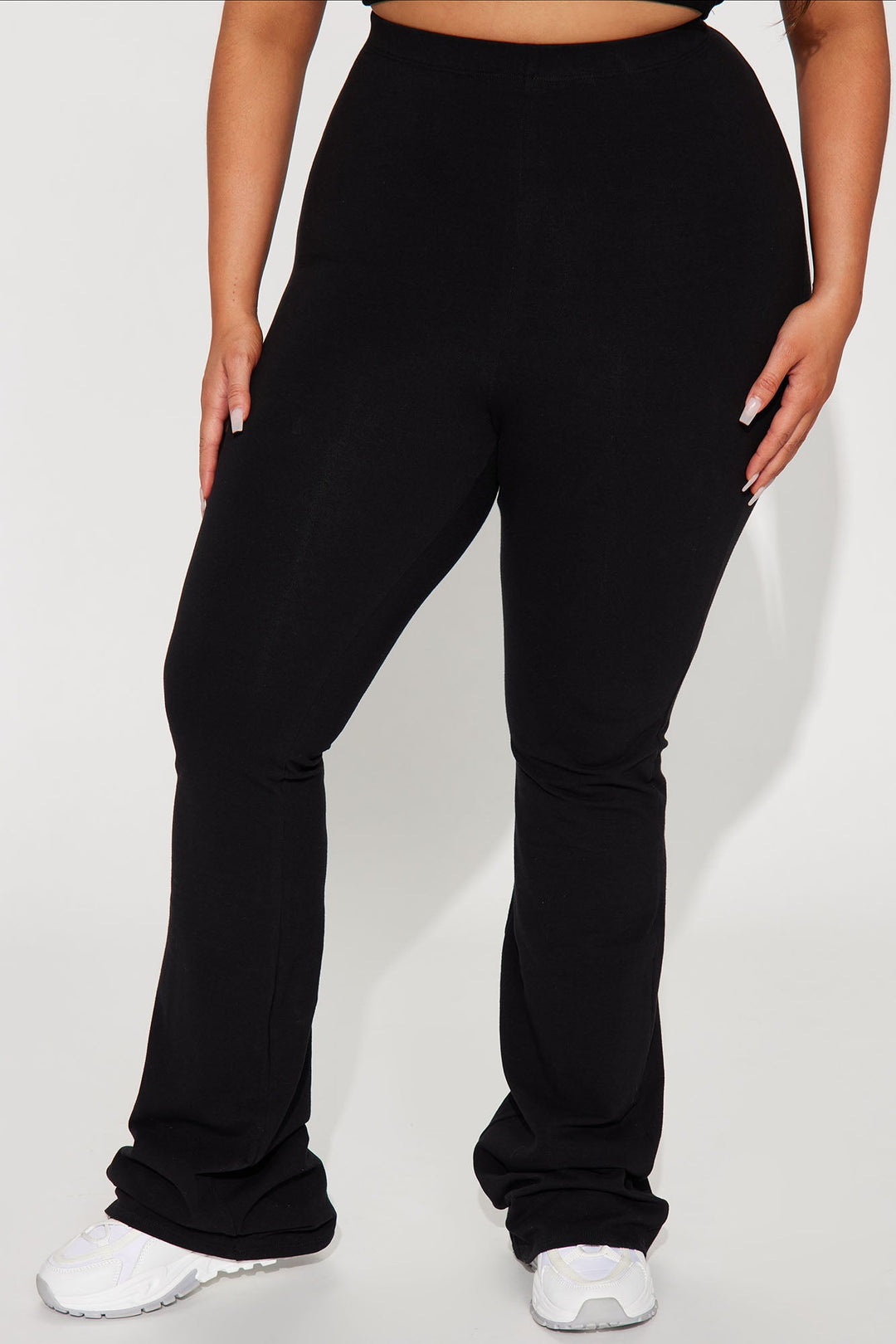 https://cdn.shopify.com/s/files/1/0293/9277/files/05-17-23Studio4_KT_IM_14-53-50_48_73625TA_Black_40825_PLUS_SG.jpg?v=1684949530