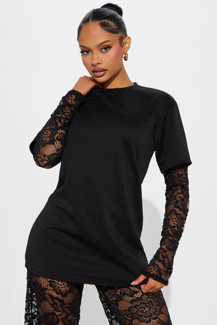 https://cdn.shopify.com/s/files/1/0293/9277/files/12-11-24_S2_28_NAF1964_Black_KJ_AC_13-46-14_24775_PXF.jpg?v=1734028483