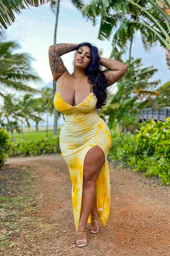 https://cdn.shopify.com/s/files/1/0293/9277/products/DyingForYourLoveTieDyeMaxiDress-Yellowcombo_MER_CURVE.jpg?v=1721754477